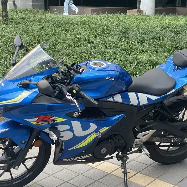 스즈키 gsx-r125 판매합니다.