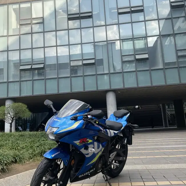 스즈키 gsx-r125 판매합니다.