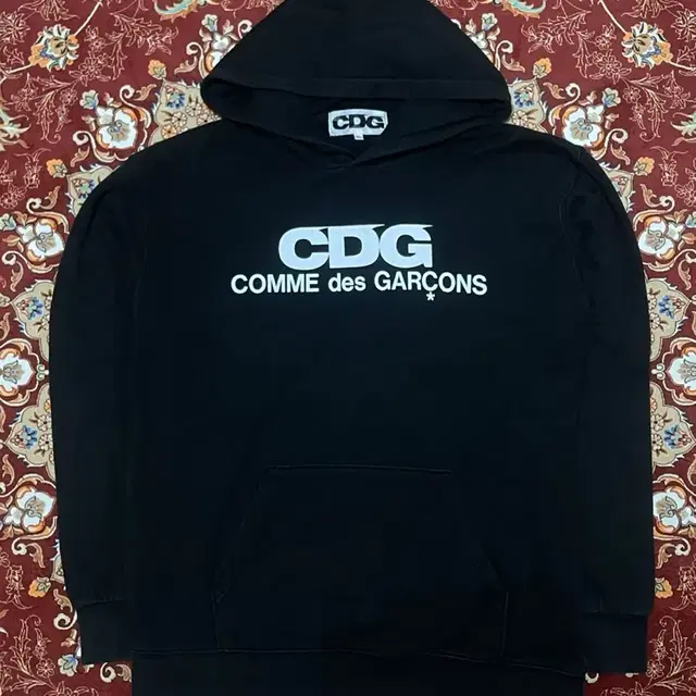 CDG 꼼데가르송 로고 프린팅 후드티