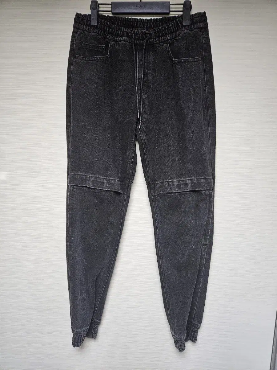 [46] 22SS Junji black-blue knee-zip velcro jogger denim pants