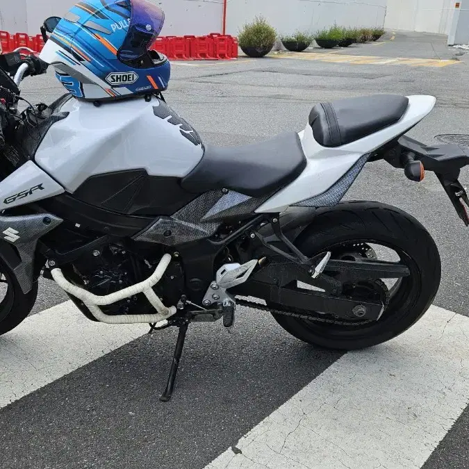 스즈키gsr750cc abs