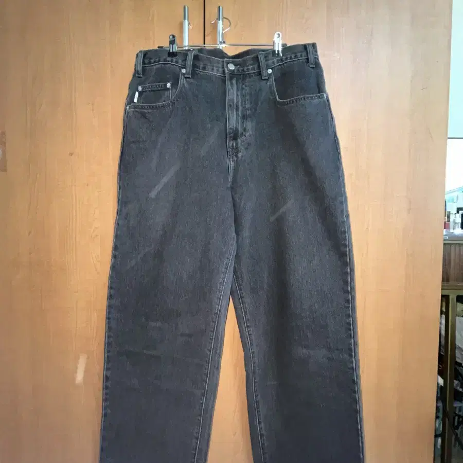 1967 JET BLACK JEANS 32