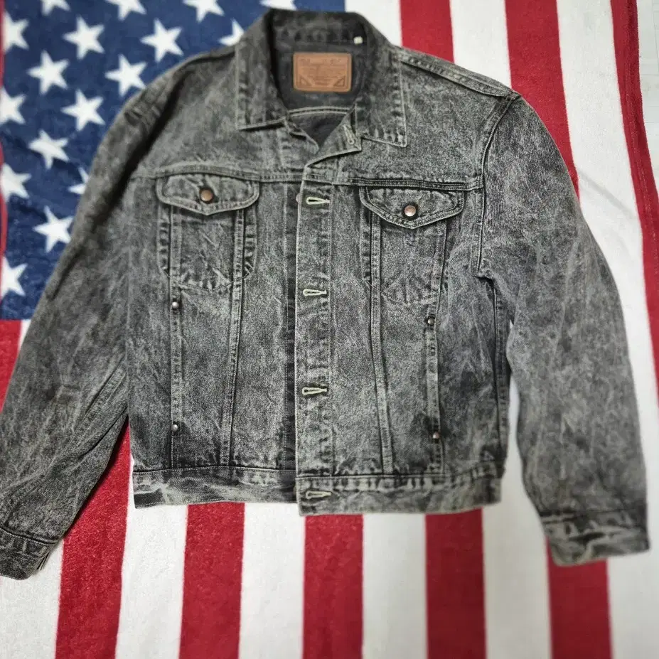 WRANGLER BLUES BLACK TRUCKER JACKET(M)