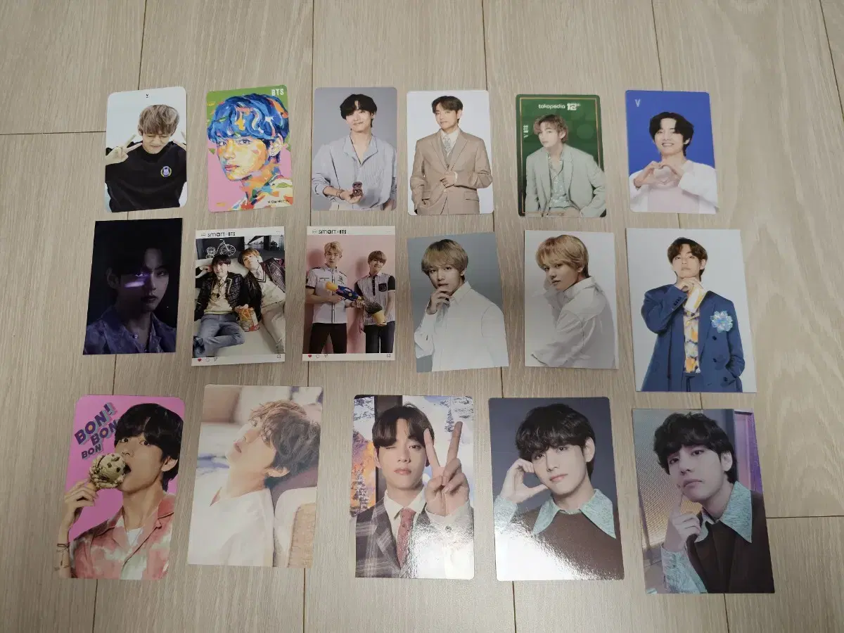 BTS v Taehyung photocards in bulk