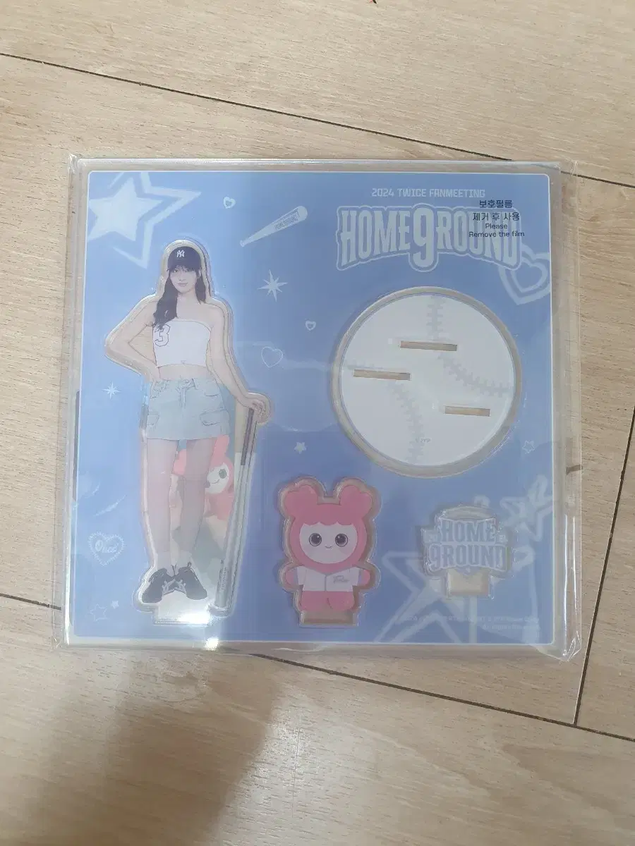 Twice's 9th anniversary pop up acrylic stand momo