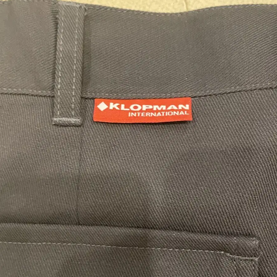 gr10k KLOPMAN STR  UCTURED PANTS CONVOY