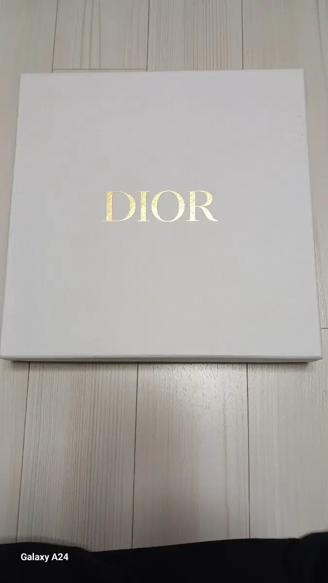 DIOR 디올 화이트 앤 골드 케이스 박스+디올 스티커+디올 포장지+내장