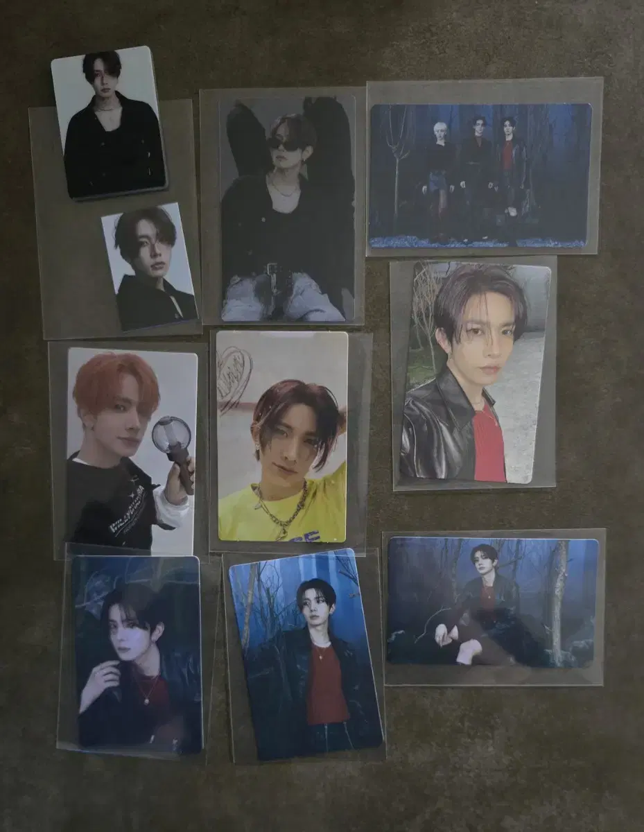 Sell enhypen heeseung photocard and magnet bulk 