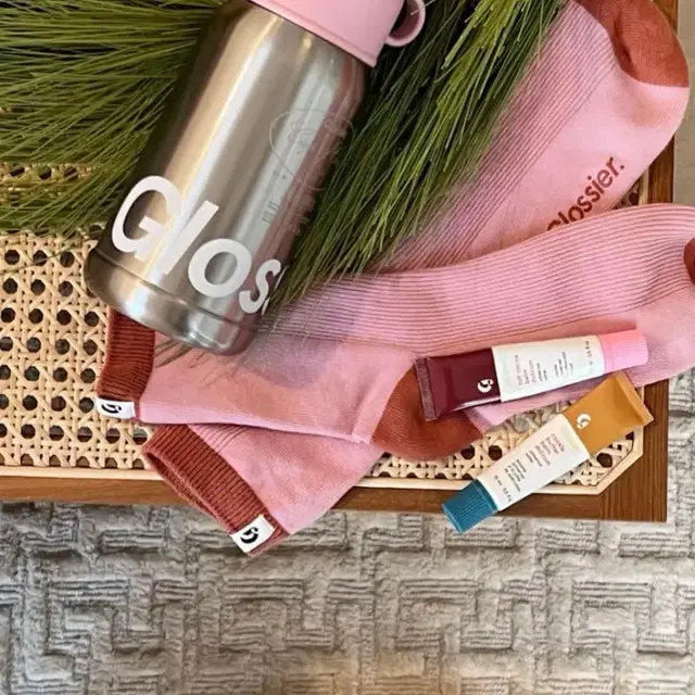 글로시에 홀리데이 클래식 텀블러 리미티드 에디션 Glossier Holi