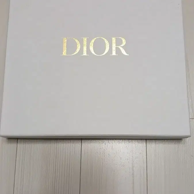 DIOR 디올 화이트 앤 골드 케이스 박스+디올 스티커+디올 포장지+내장