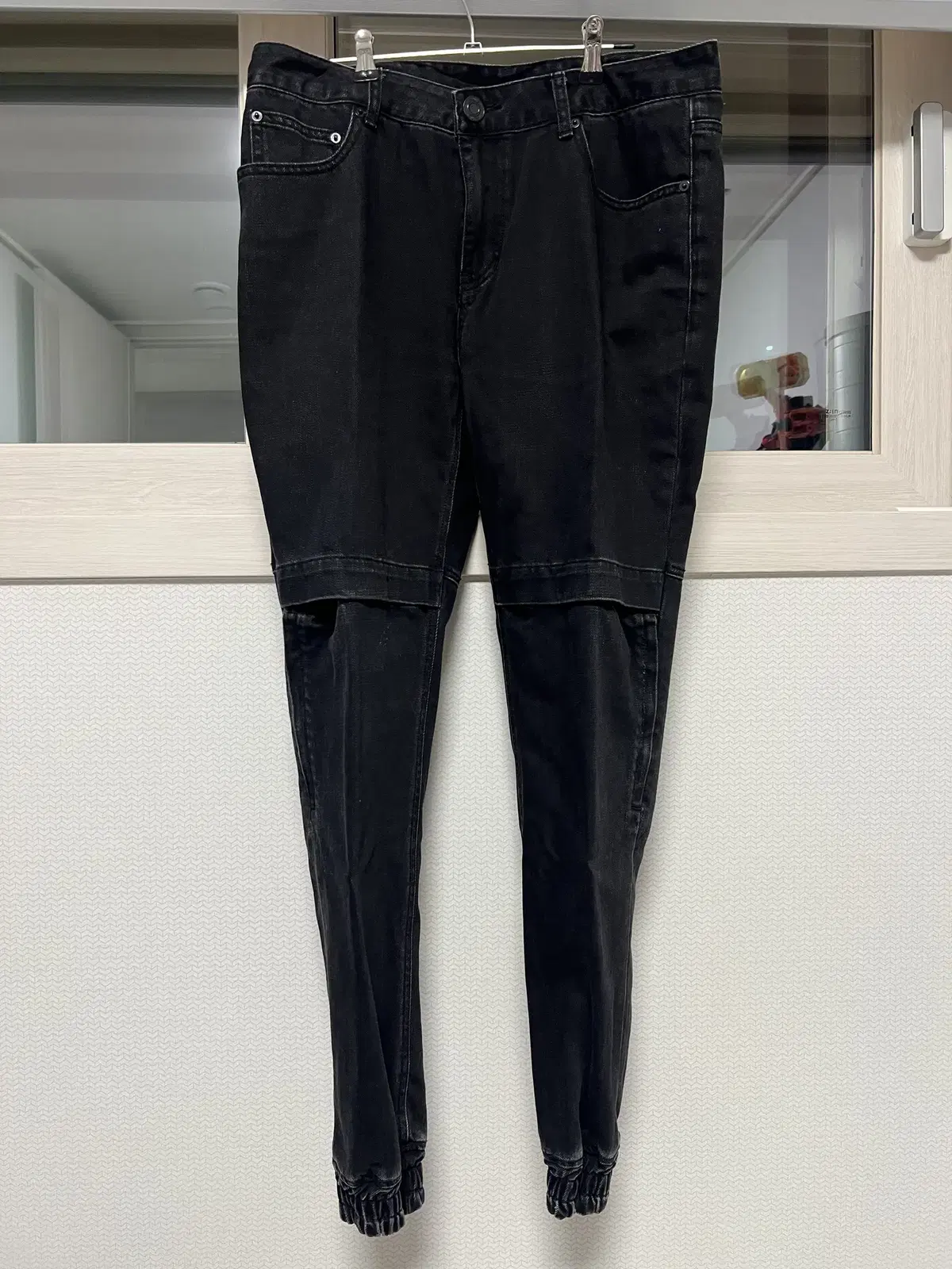 Junge 19FW black and blue knee-cut jogger pants size 48