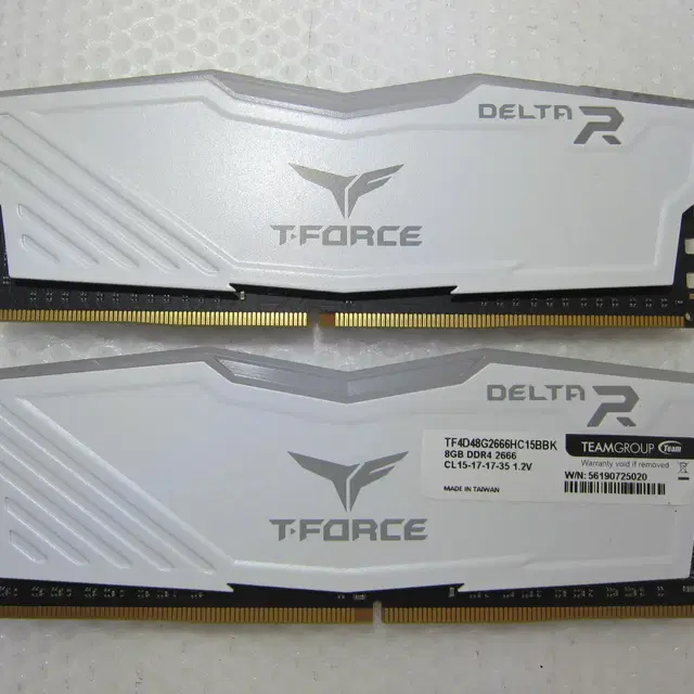 팀그룹 T-Force DDR4-2666 CL15 화이트 16G(8Gx2)