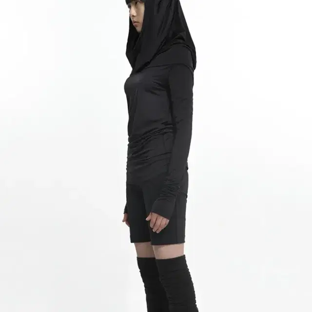 NACHE_ DRAPING LONG SLEEVE BLACK