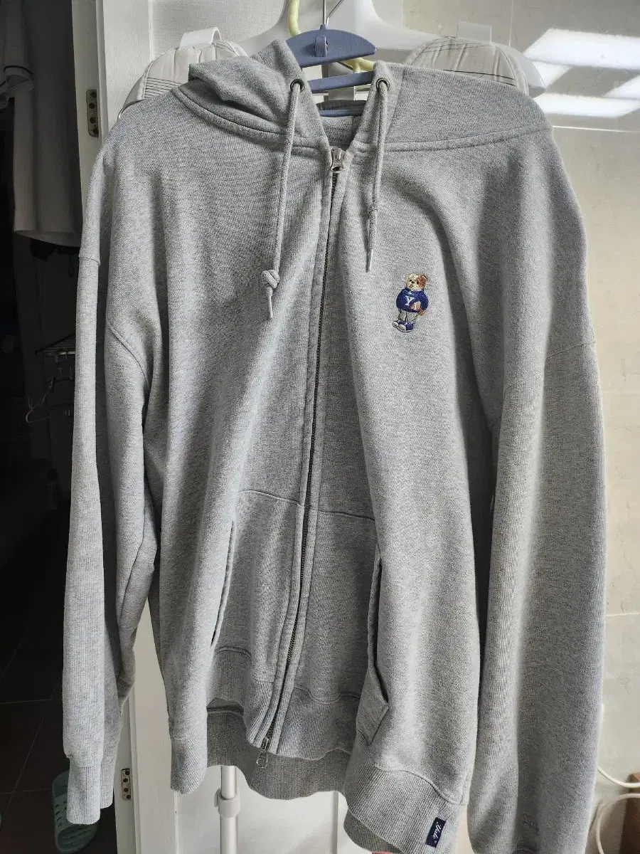 Yale Hooded Zip-up (L)