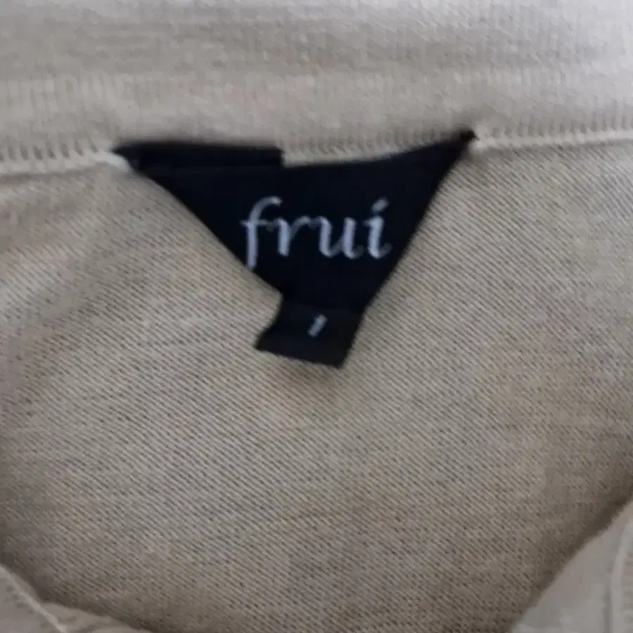 프루이 frui 폴로 반팔