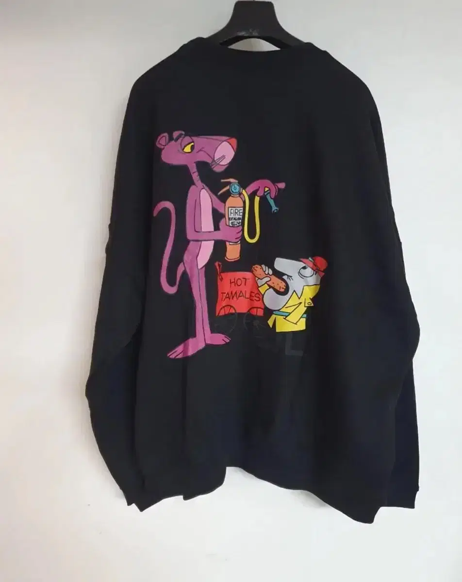 Men's Overfit Pink Panther Cartoon Back Logo Brushed Long Sleeve Tee-Black(~115)