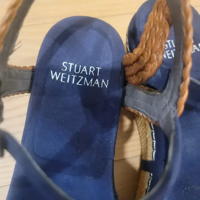 Stuart Weitzman 스튜어트 와이츠만 샌들 235mm