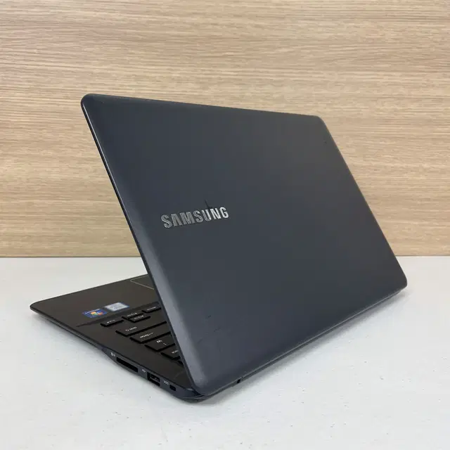 삼성 13인치 NT501R3A i5-6200U SSD 256 중고노트북