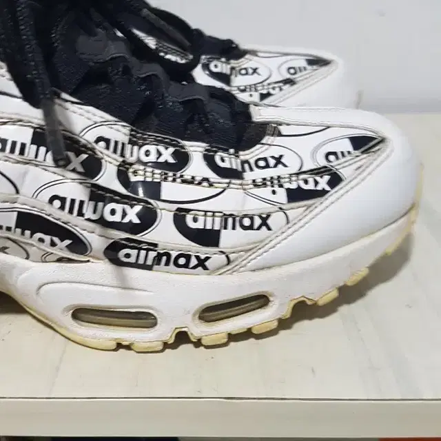 <택포>260/265 NIKE AIR-MAX 95 PREMIUM 쿠션화