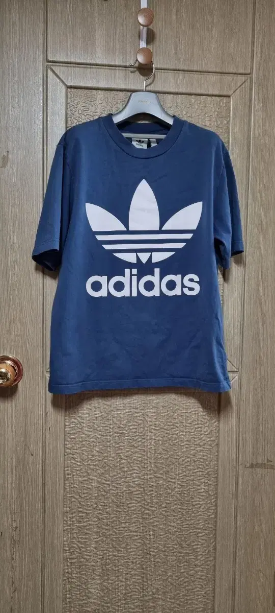 Adidas Round T-Shirt L