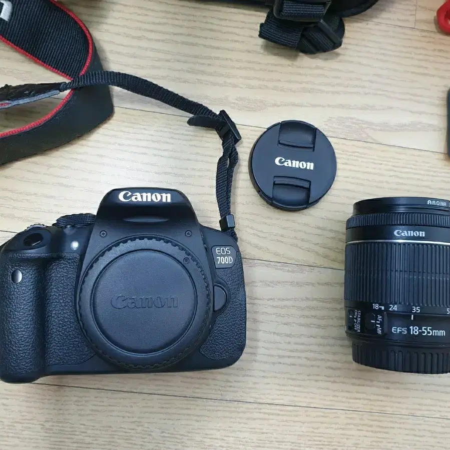 캐논 EOS 700D DSLR 카메라(직거래)