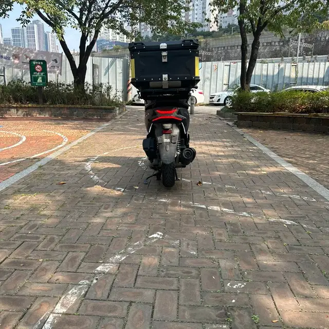 pcx125 20년식 블루색상 판매합니다(알탑셋팅)