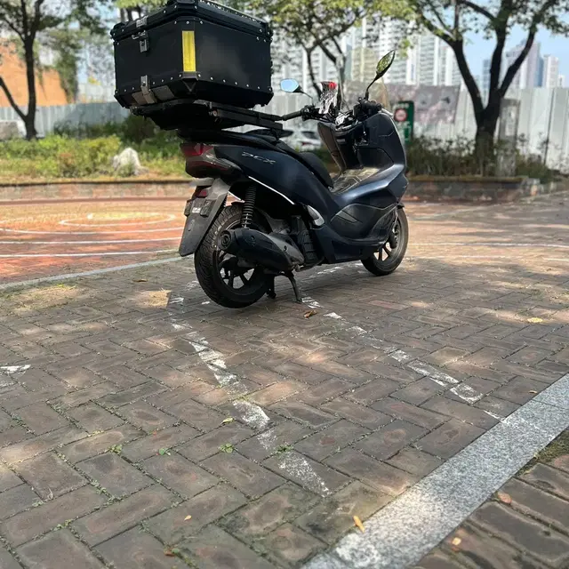 pcx125 20년식 블루색상 판매합니다(알탑셋팅)