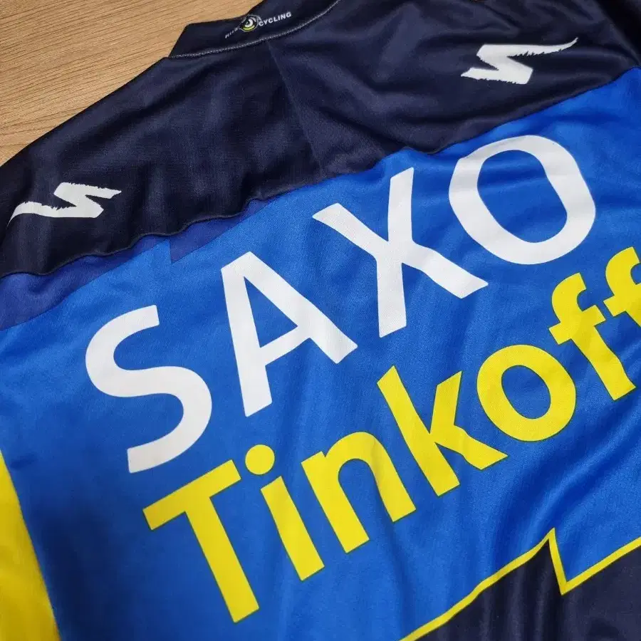 정품 Saxo-Tinkoff 프로팀 빕숏, 져지 세트