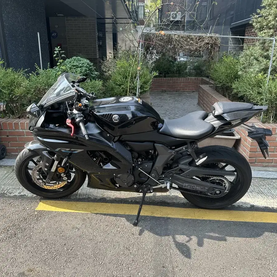 YZF R7