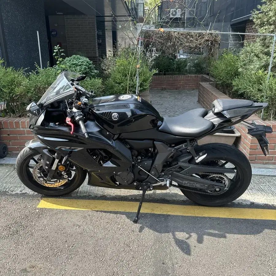 YZF R7