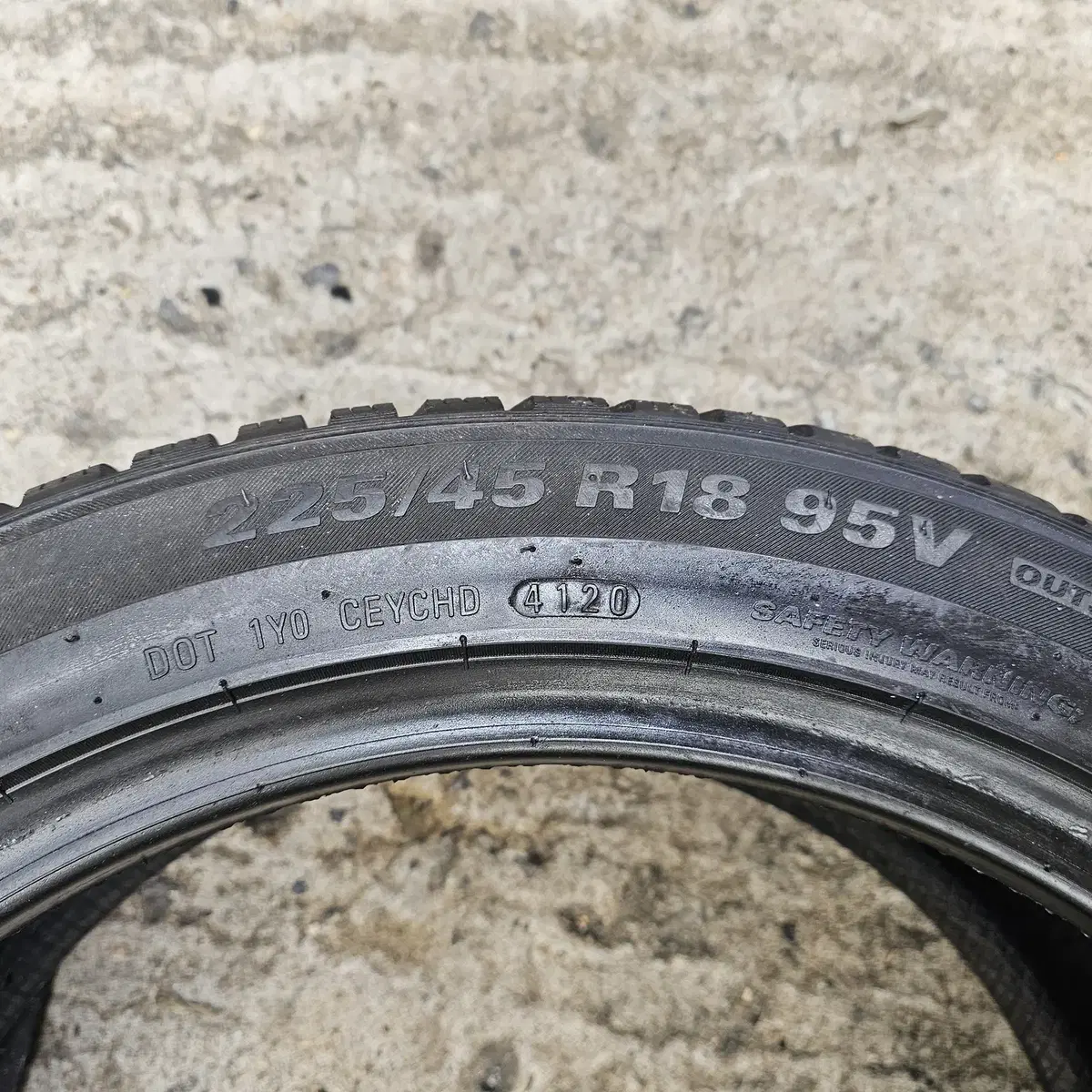 225/45R18, 255/40R18 윈터(스노우) 타이어 판매