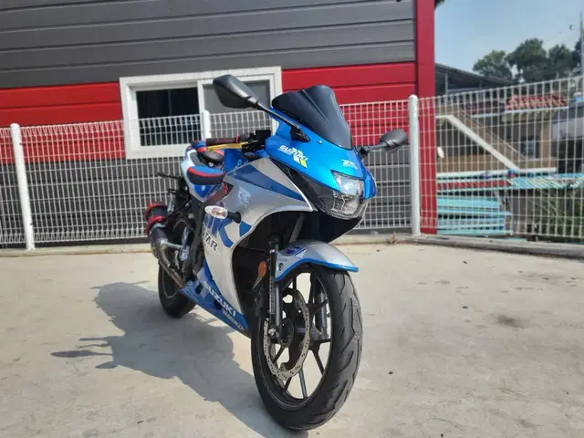 19년식 gsxr125 판매합니다.