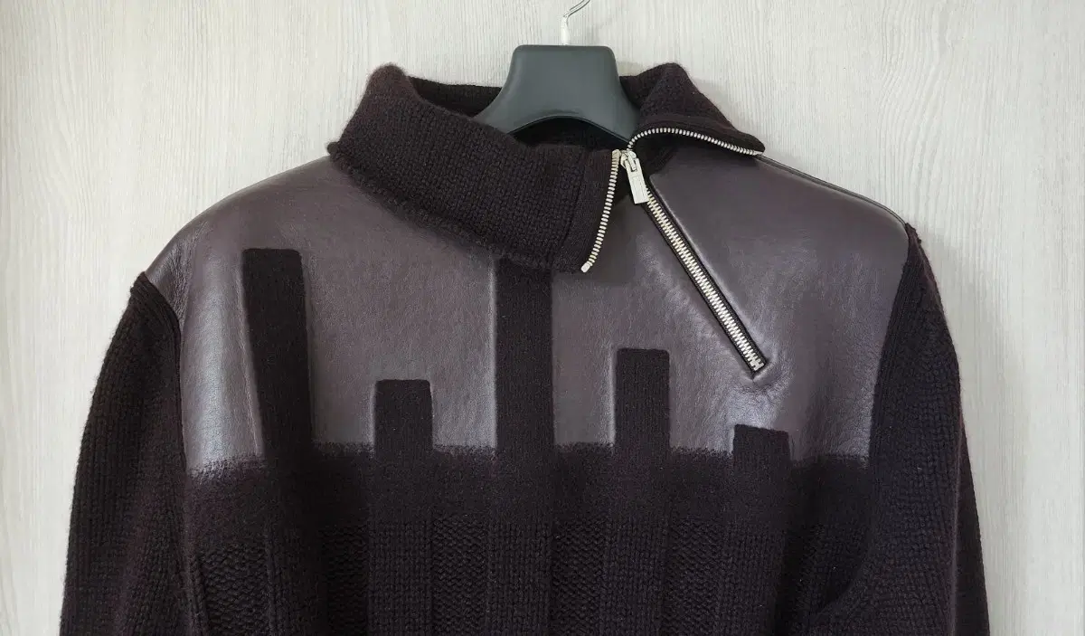 [Unused] Hermès Leather & 100% Cashmere Diagonal Zip Sweater