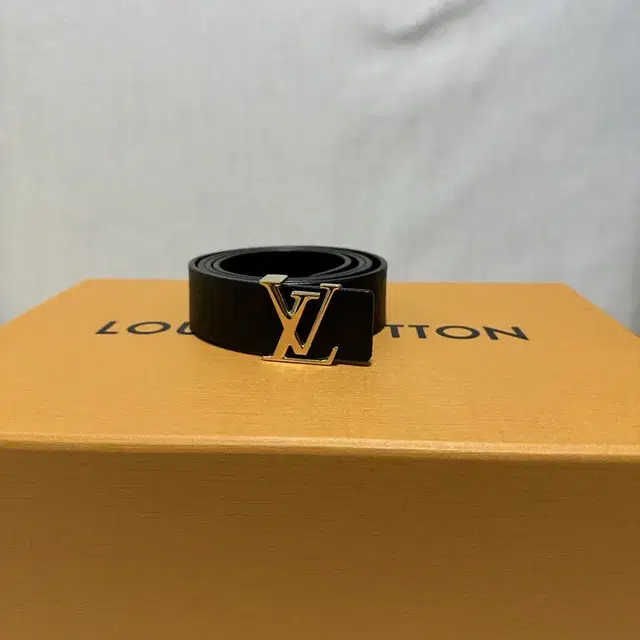 루이비통 LV 이니셜 30mm 리버서블 여성벨트