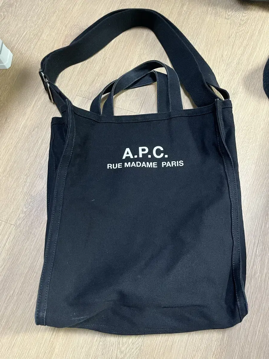 아페쎄 apc 토트백