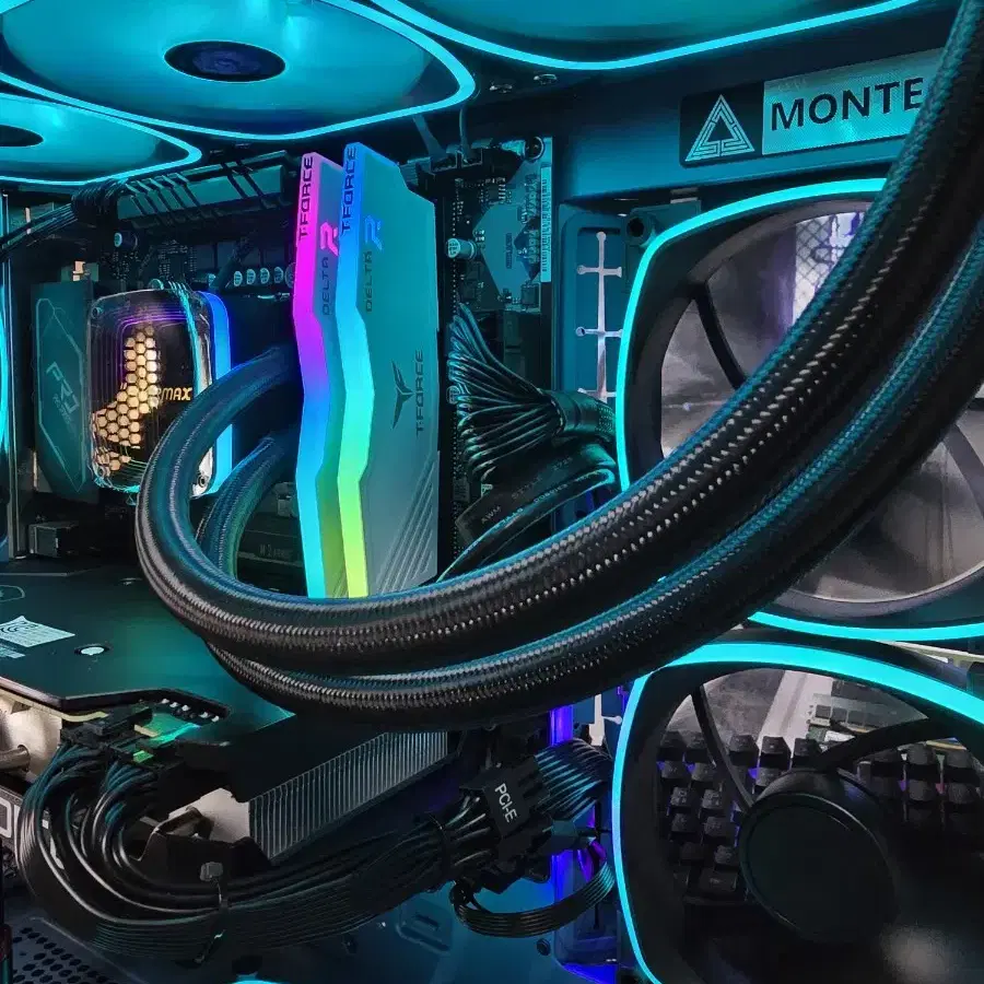 게이밍 반본체 (I7 14700K RTX 3060 TI 8G)