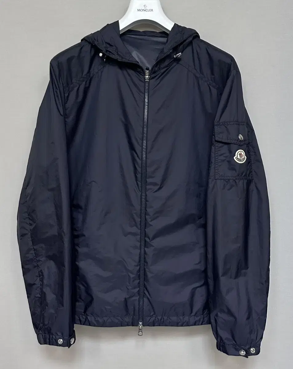 Moncler Jackets ( 105 )