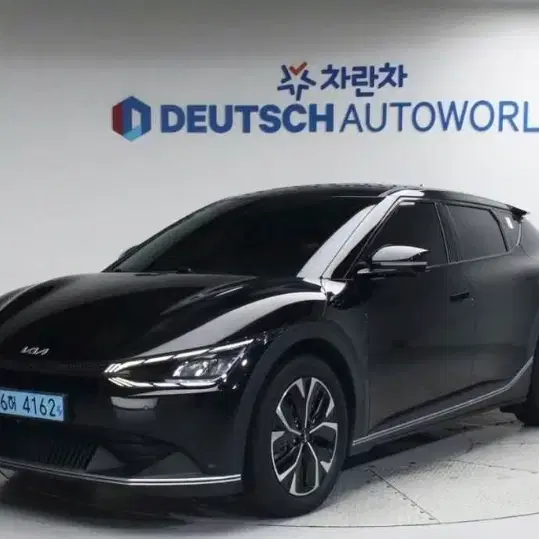 EV6 롱레인지 AWD 어스 무사로 짧은 키로수 최상급