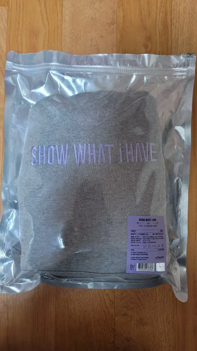 Ive worldtour MD hoodies sealed to sell.