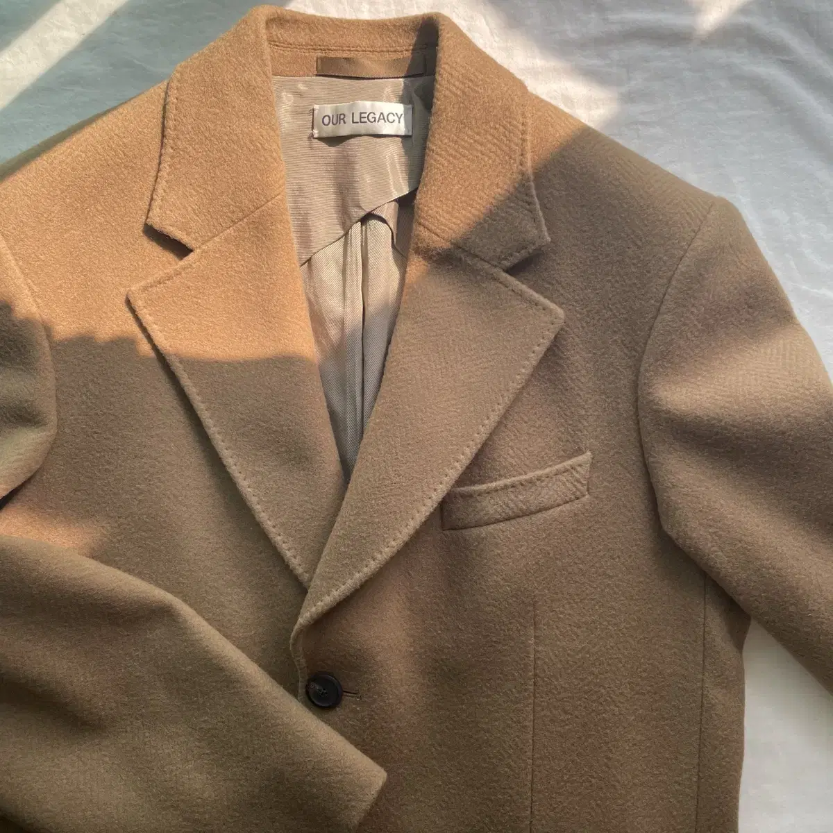 [48] Auregasi Dolphin Herringbone Camel Coat