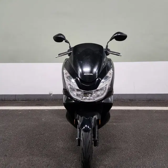 15년식 혼다 pcx125 컨디션 최상 판매합니다.