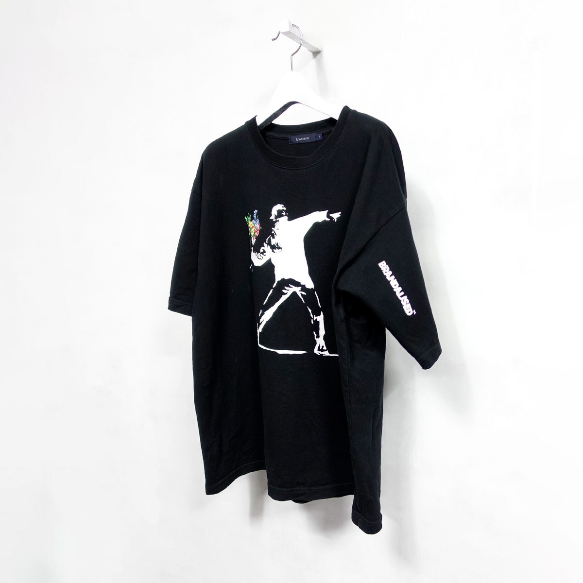 BANKSY FLOWER BOMBER 뱅크시 플라워보머 티셔츠 , L