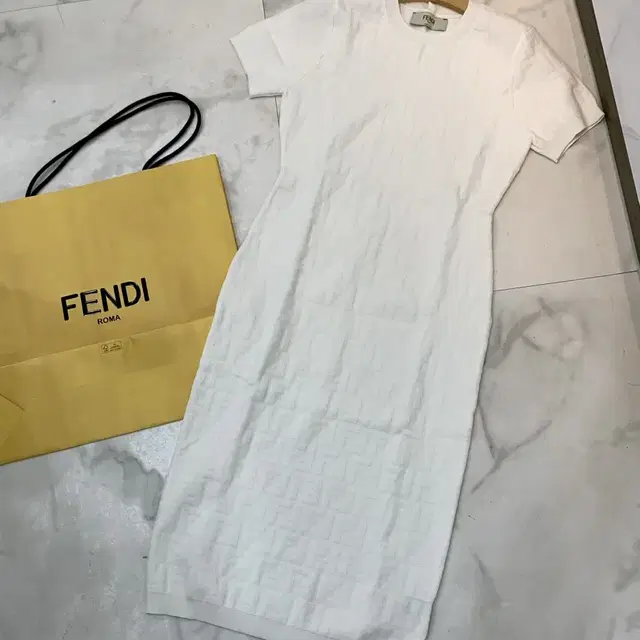 펜디 Fendi 반팔 원피스