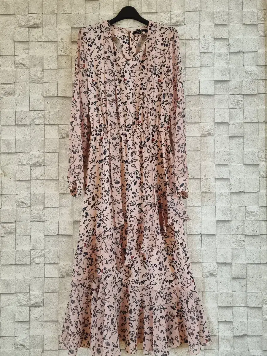 Thyren Pink chiffon long ONEPIECE