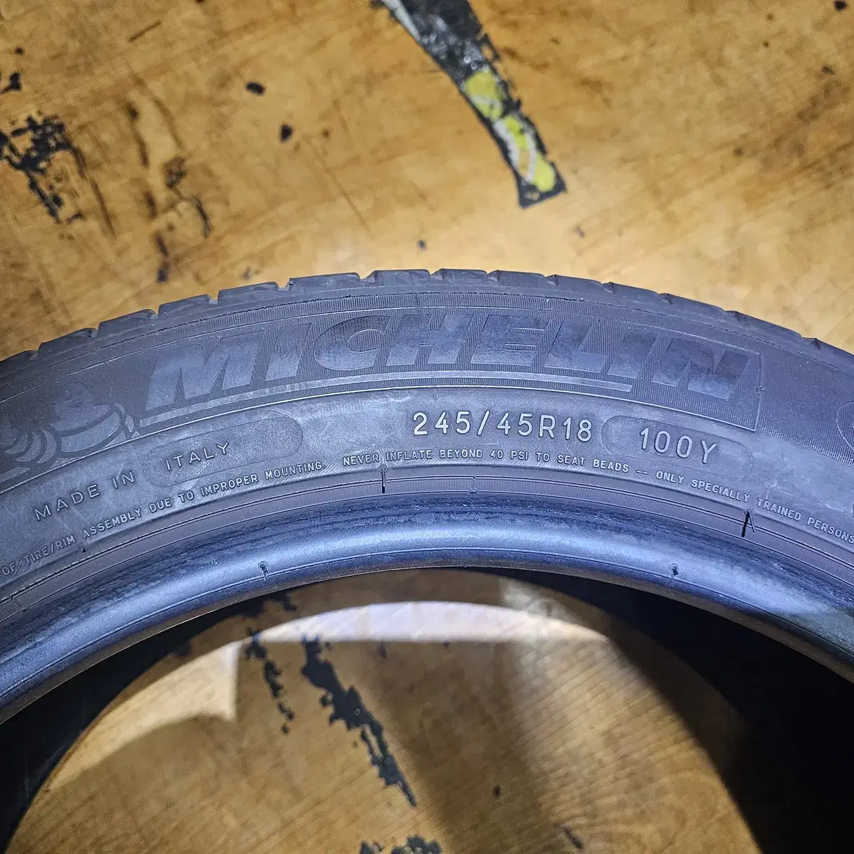 245/45R18  벤츠, BMW 순정 런플랫타이어 4본