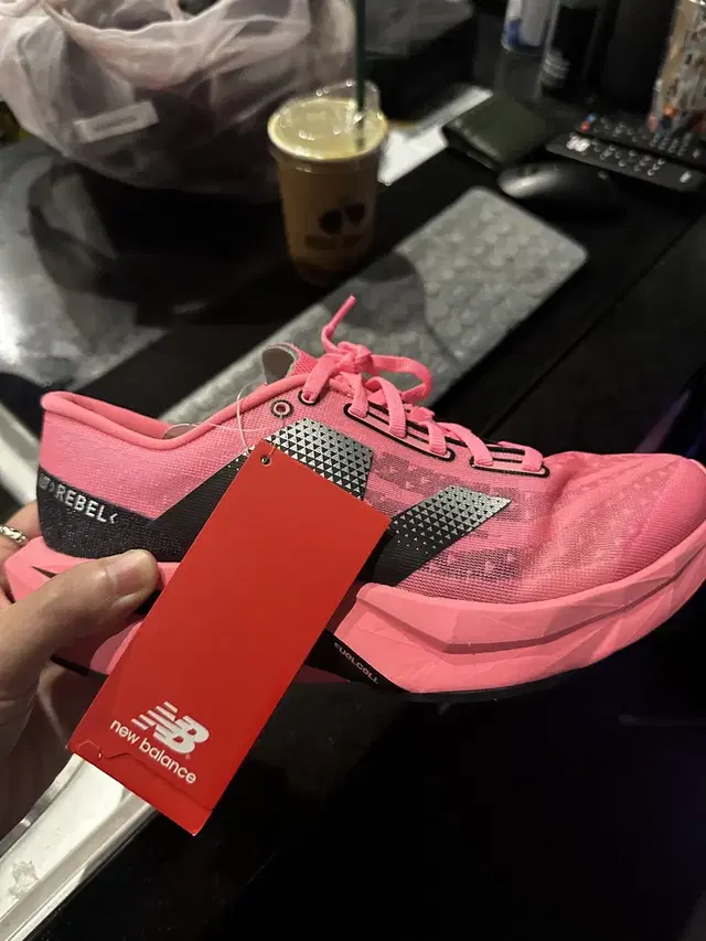 뉴발란스 레벨v4 핑크 new balance rebel v4 pink