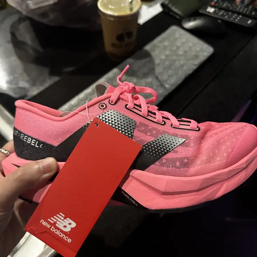 뉴발란스 레벨v4 핑크 new balance rebel v4 pink