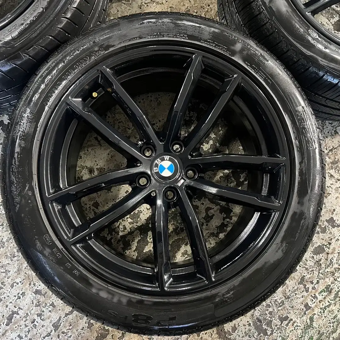 BMW G30 662M 정품 프론트옵셋 18인치 휠타이어 판매