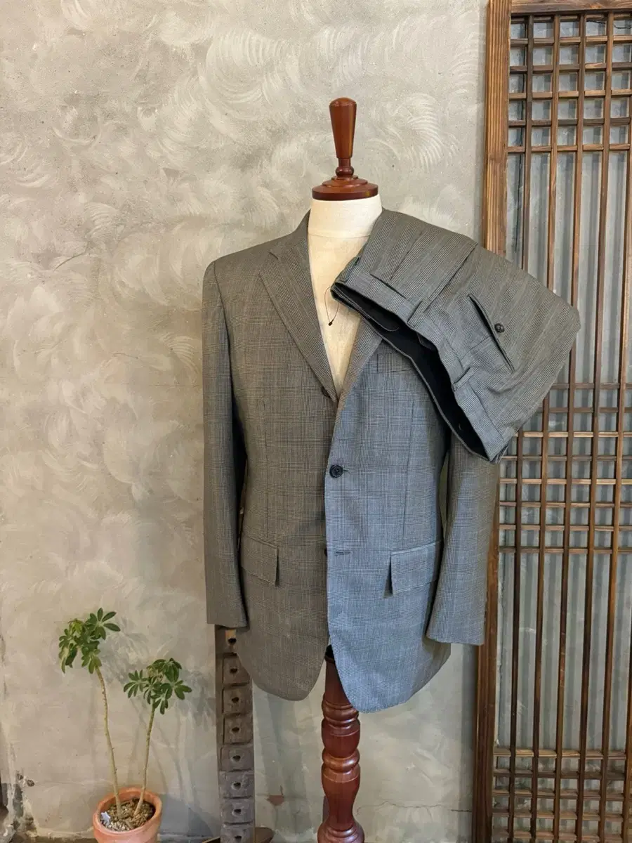 Polo Ralph Lauren Suit for Men100