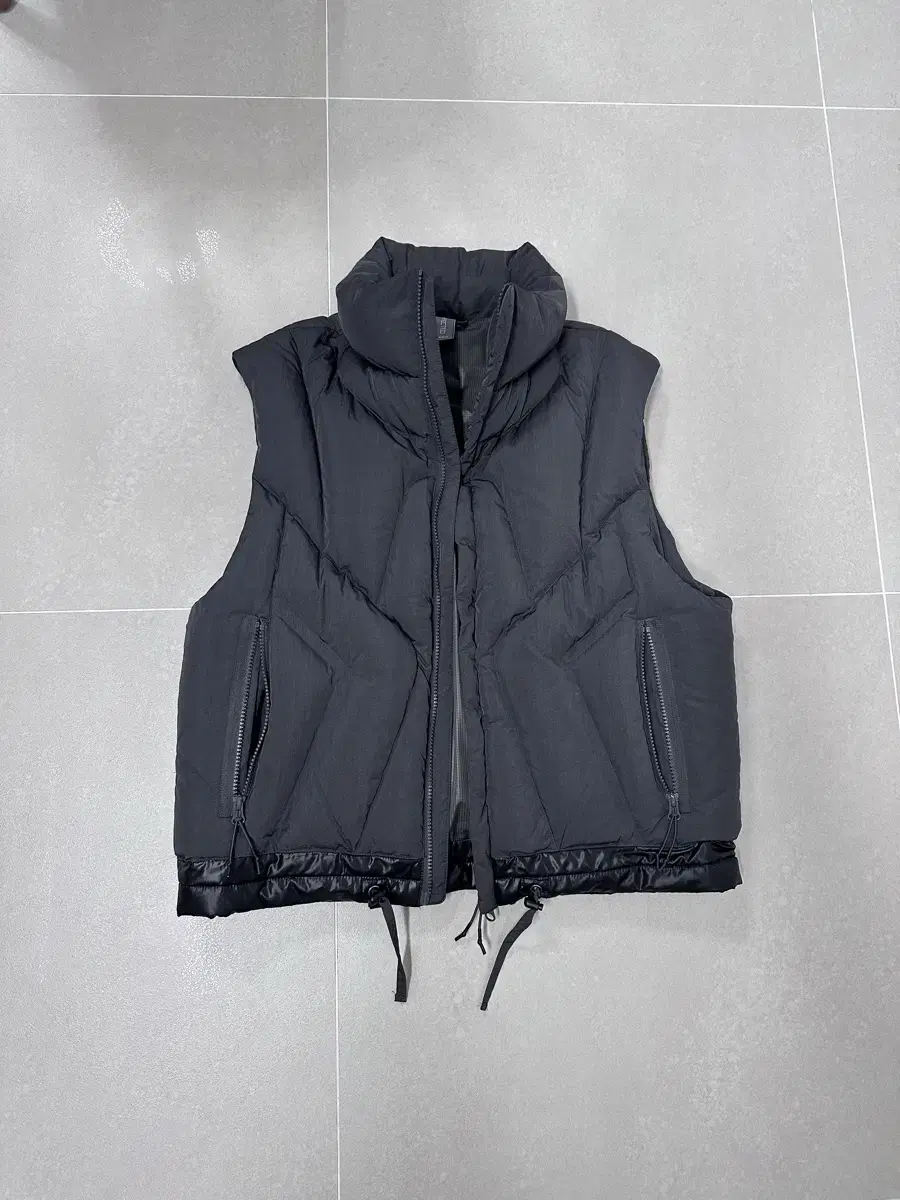 LanguageFlected Contrast Padded Vest S Charcoal